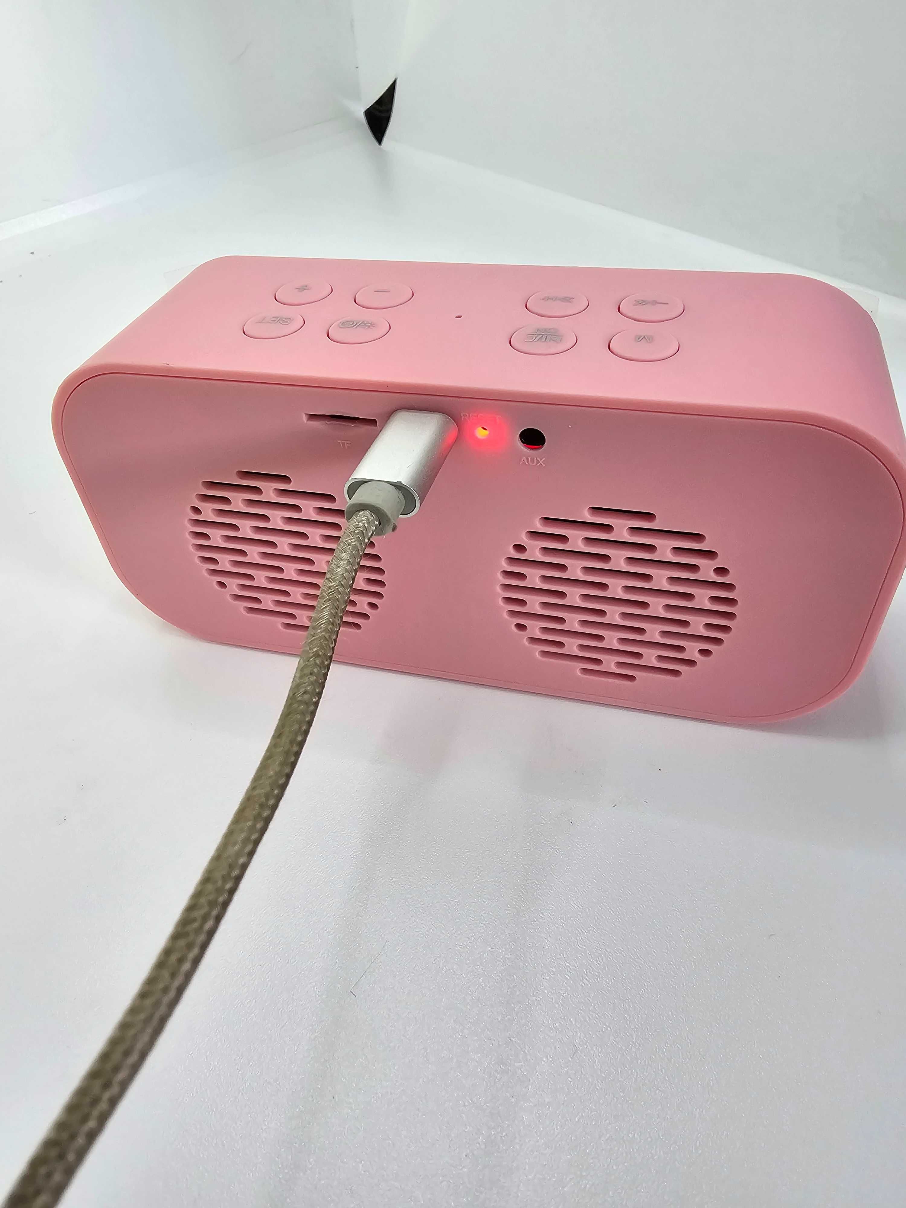 Głośnik Bluetooth Zegar z budzikiem LED, lustrzany, różowy, akumulator