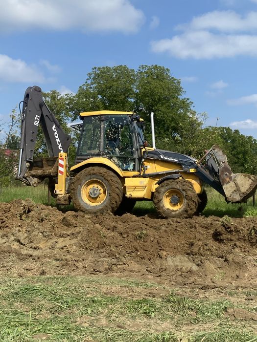 Надам Послуги Ескаваторів 5/9тон трактор та Автокрана 22метра 20 тон