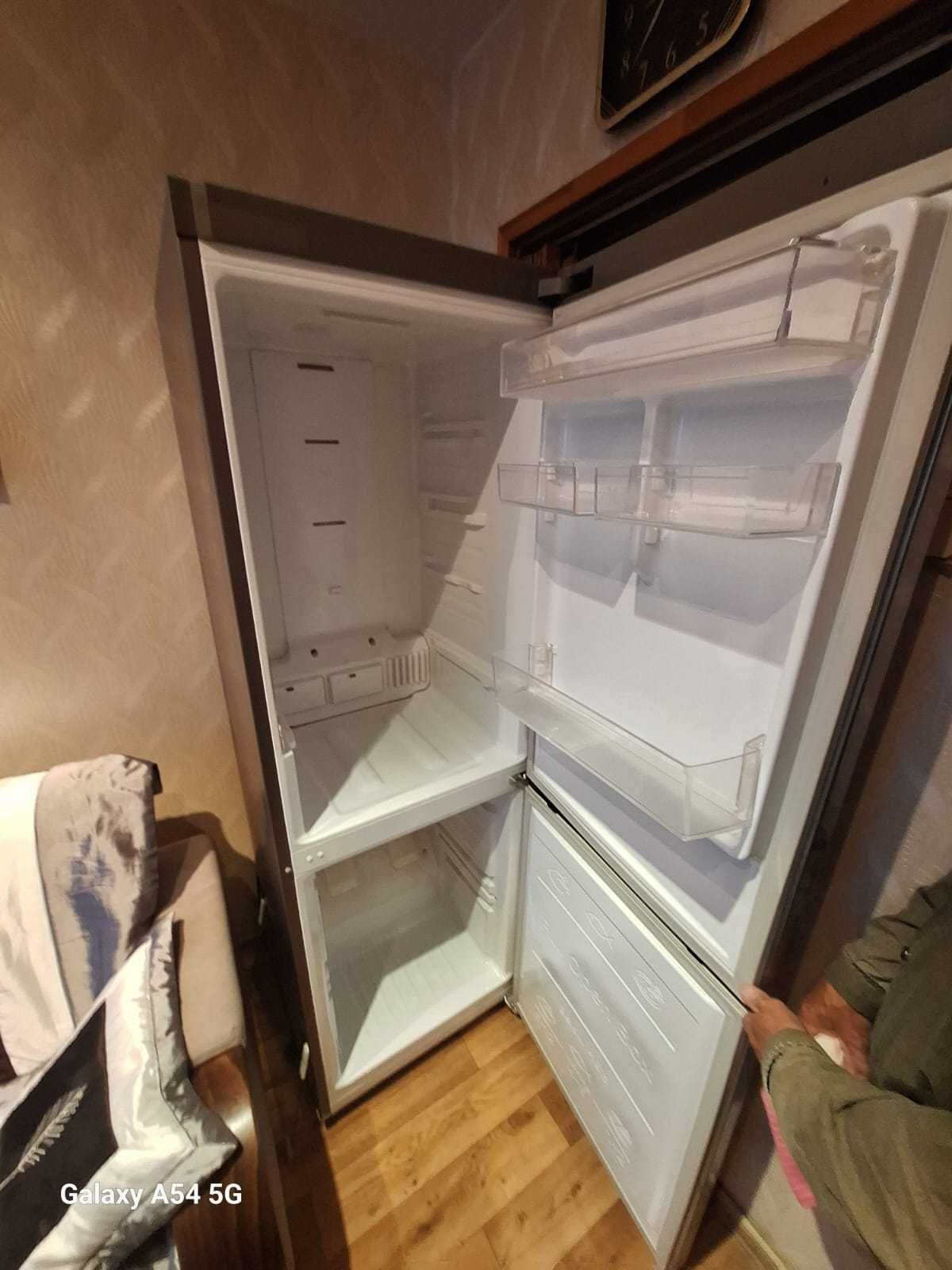 Lodówka Samsung No Frost. Super stan, jak nowa.
