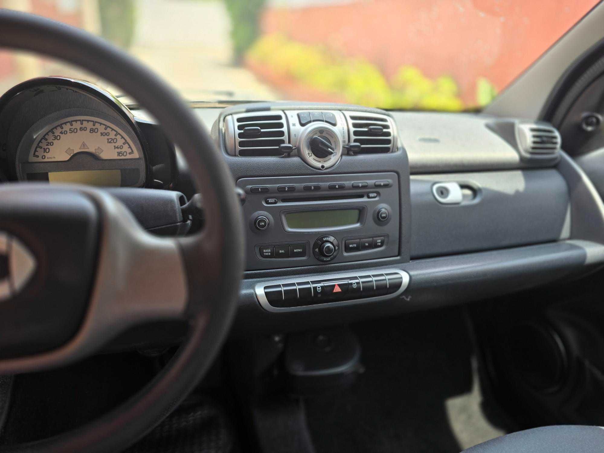 Vendo SMART FORTWO COUPÉ 2010 excelente estado