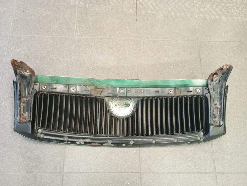 Grill atrapa Skoda Superb 1