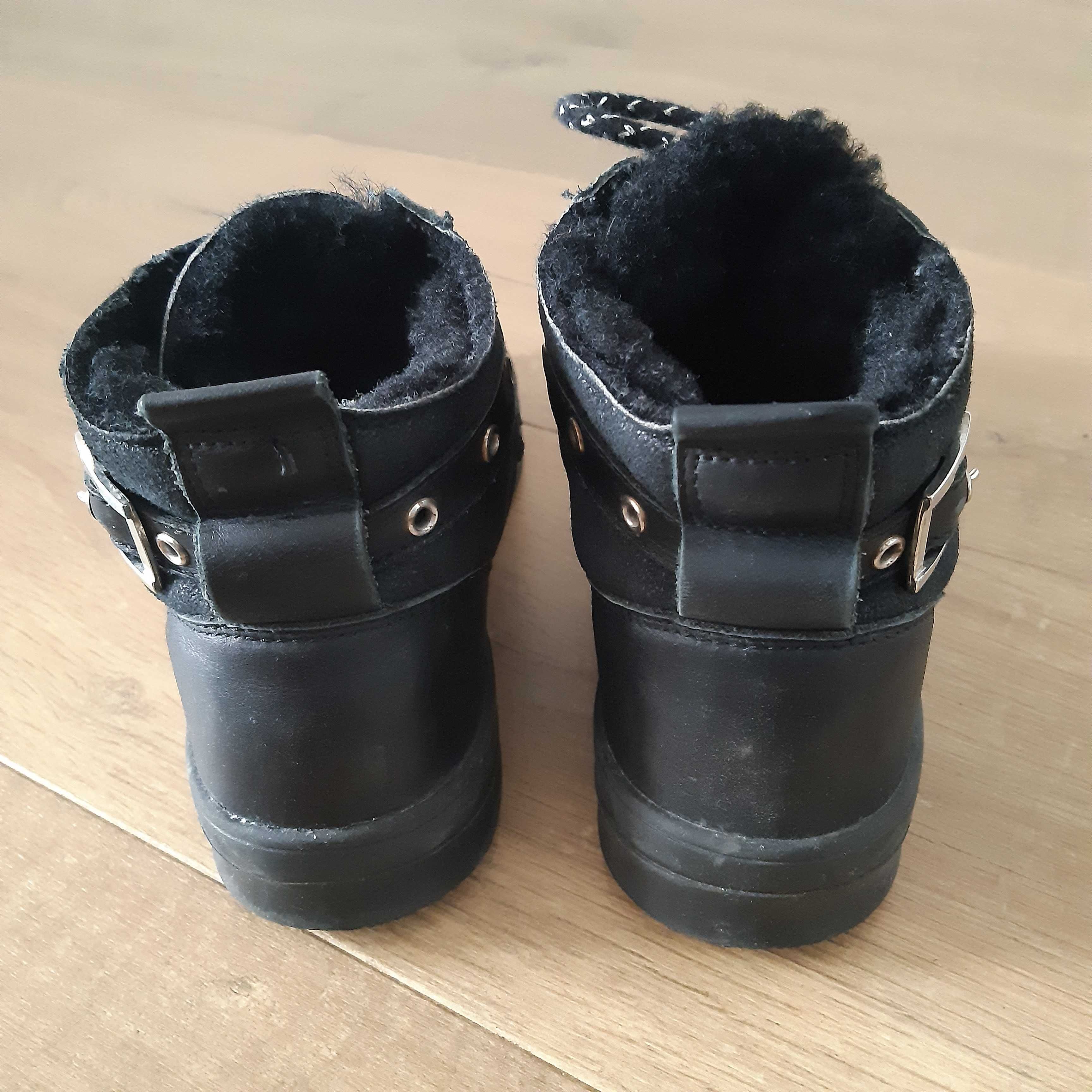 Buty zimowe dla dziewczynki firmy Bartek roz. 36