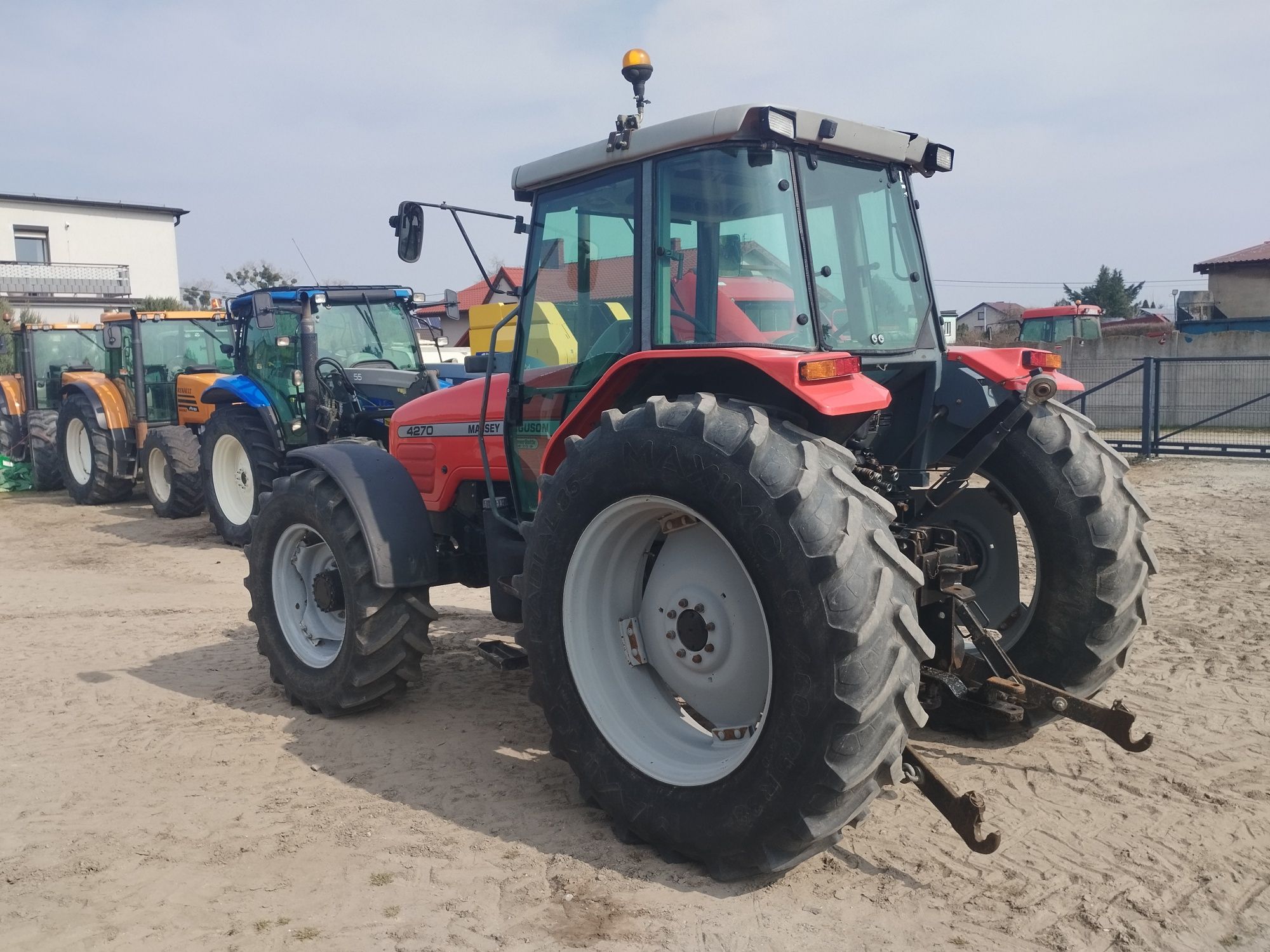 Massey Ferguson 4270 mały przebieg