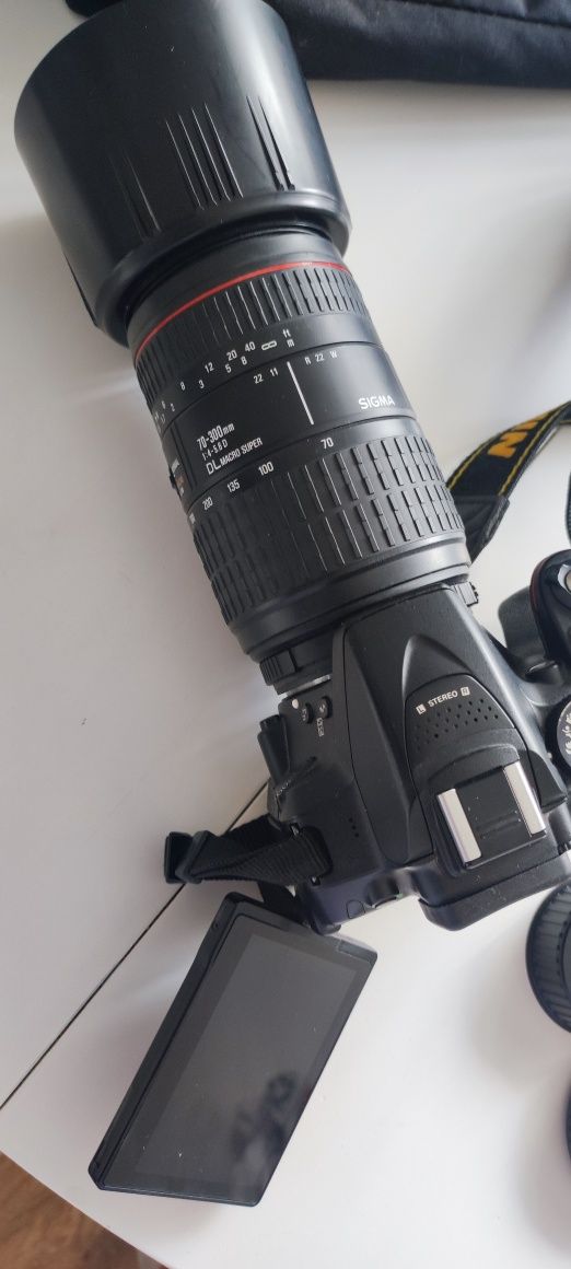 Aparat Nikon D5300 + 2 obiektywy + statyw