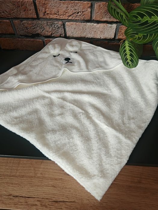 Miękki, lekki i bardzo chłonny ręcznik kąpielowy z uroczym motywem mis