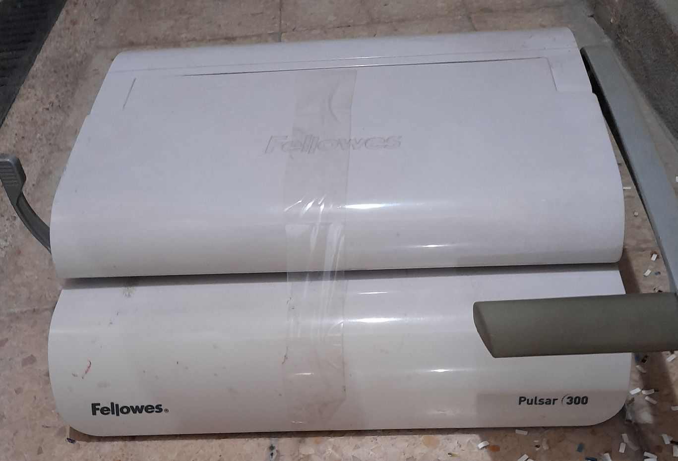 Encardernadora Argolas de Plástico Fellowes  Pulsar 300