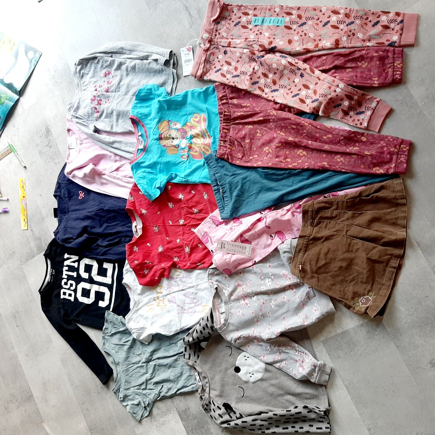 116 paka zestaw dla dziewczynki sinsay bluzki bluzy koszulki