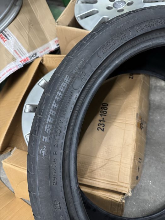 Шини літні 295/35/21 Michelin