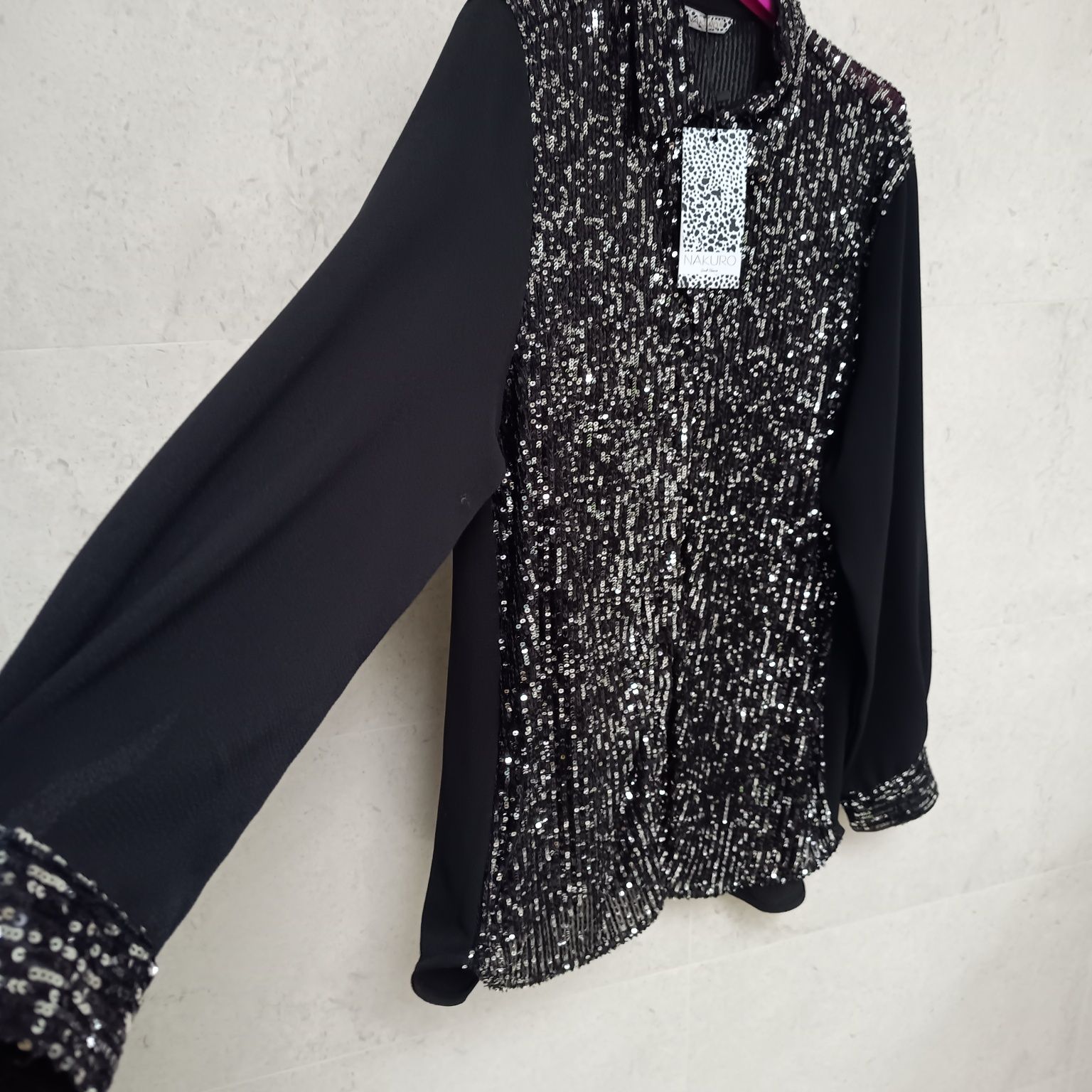 Camisa Nakuro XL nova