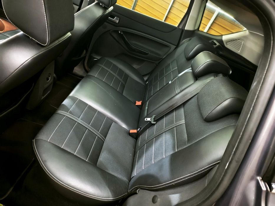 Kuga 2.0diesel*4x4,Hak,Alusy,Panorama,Navi,Czujniki parkowania