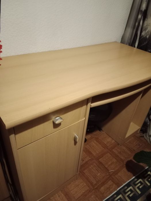 Sprzedam biurko stan dobry