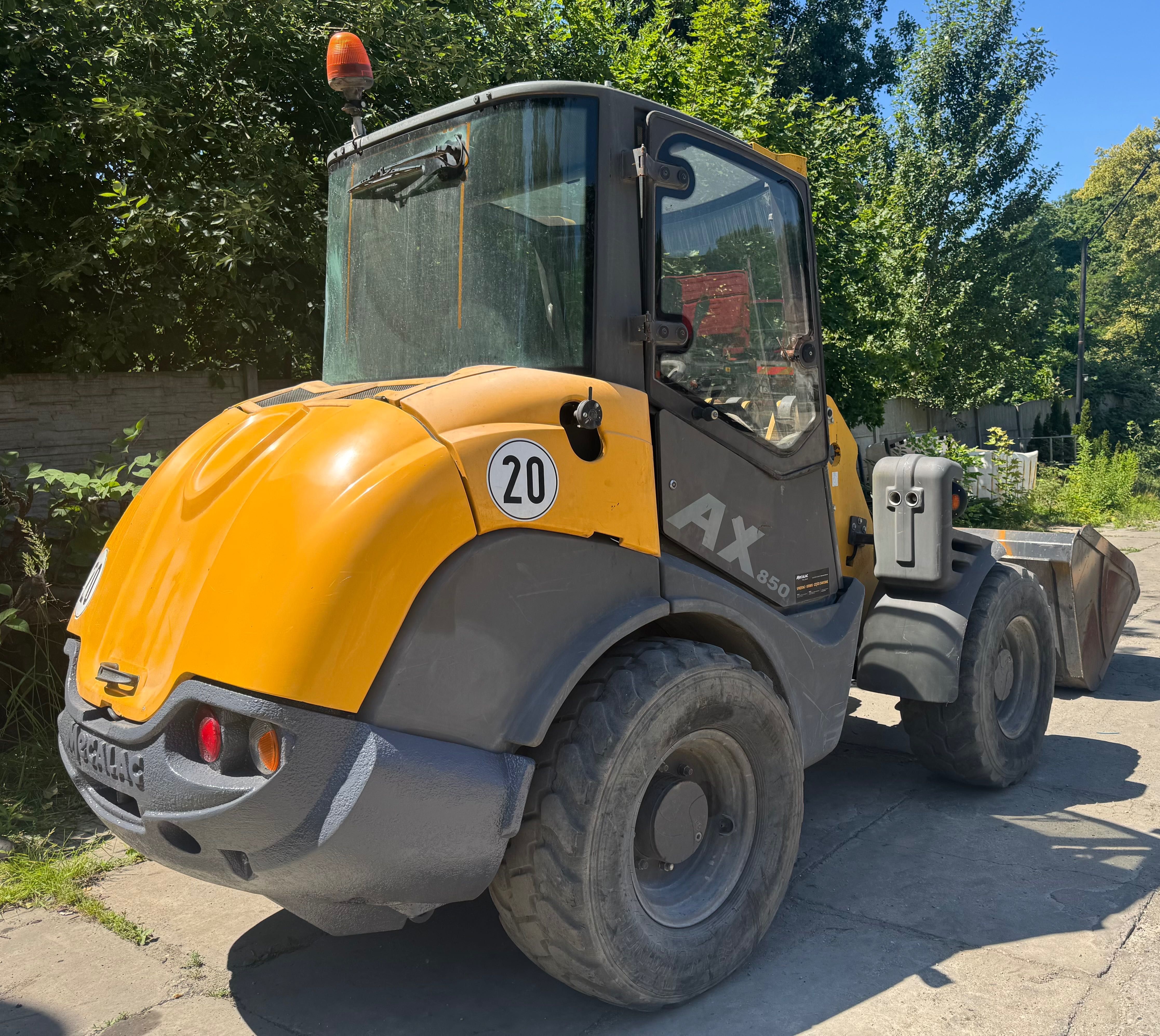 Mecalac  ładowarka AX 850