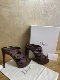 Туфлі Dior, Босоніжки Dior , взуття Dior