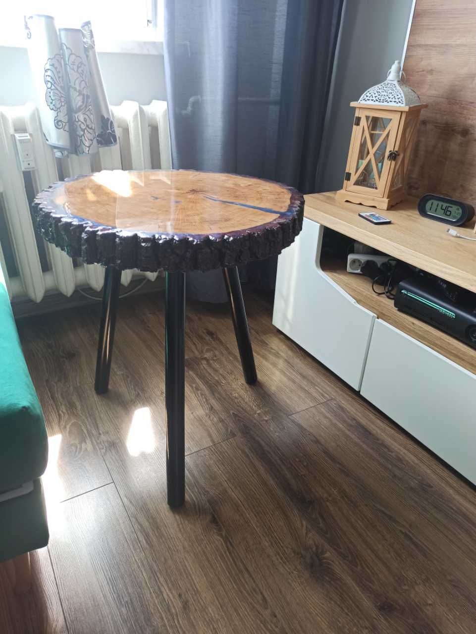 Stolik  pokryty żywicą 60cm