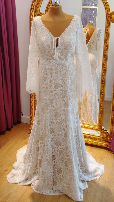 Suknia ślubna z długim rękawem styl boho r.42-44