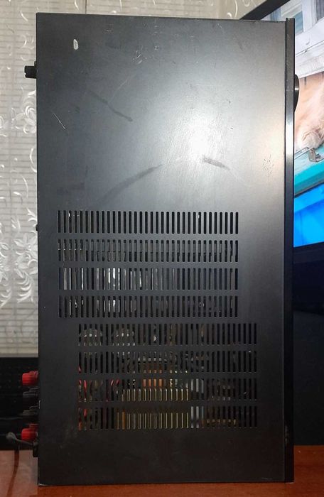 Denon PMA-280; Onkyo A-8420- стерео усилители.