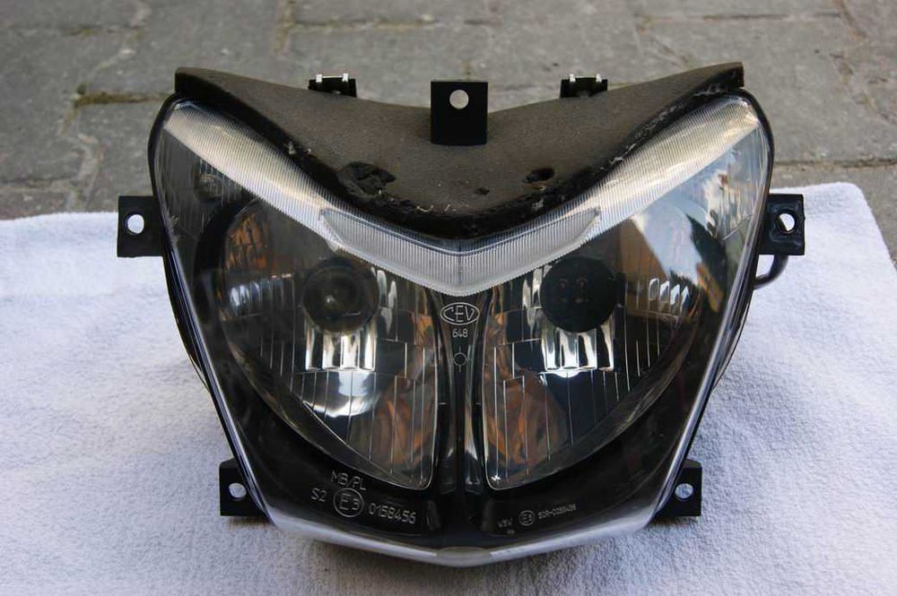 Honda Varadero 125 - Lampa przednia + inne częśći