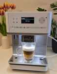 Ekspres Miele CM 6350 biały, LED, menu PL, One Touch, Aromatic, 15bar