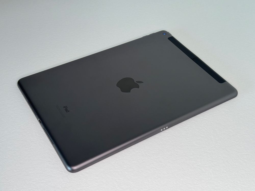 iPad 9. gen. (A2603) - 64GB - Cellular (LTE) - faktura VAT 23%