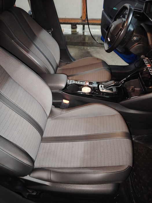 Peugeot e 208, garantia baterias 8 anos ou 160 000 km