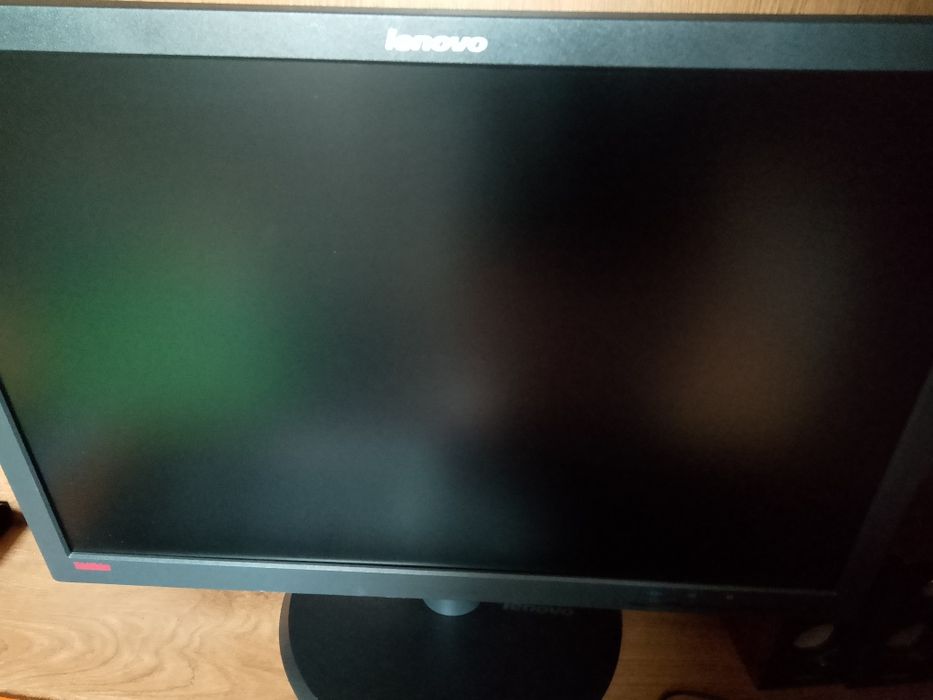 Komputer PC i5 16/870GB SSD LED24