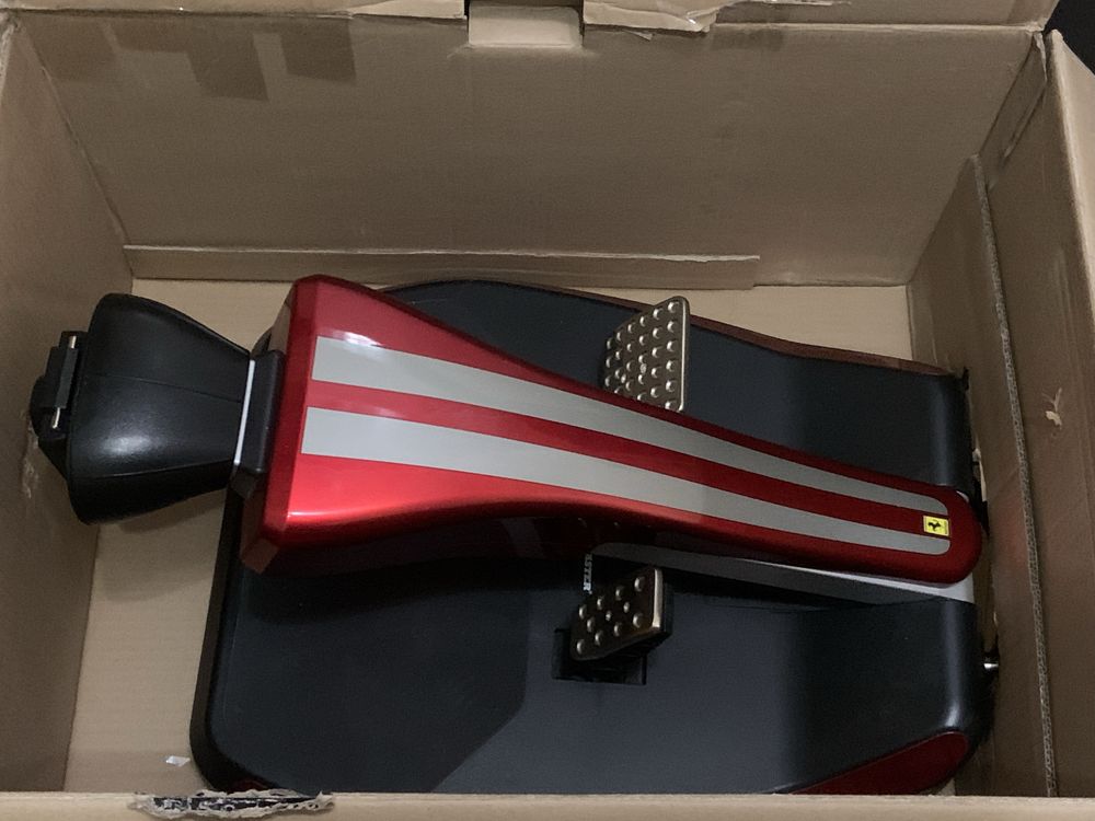 Ігровий руль ThrustMaster Ferrari Wireless GT Cockpit 430 (опис)