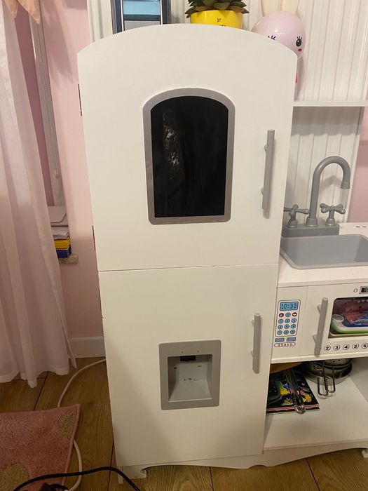 Narożna kuchnia dla dzieci