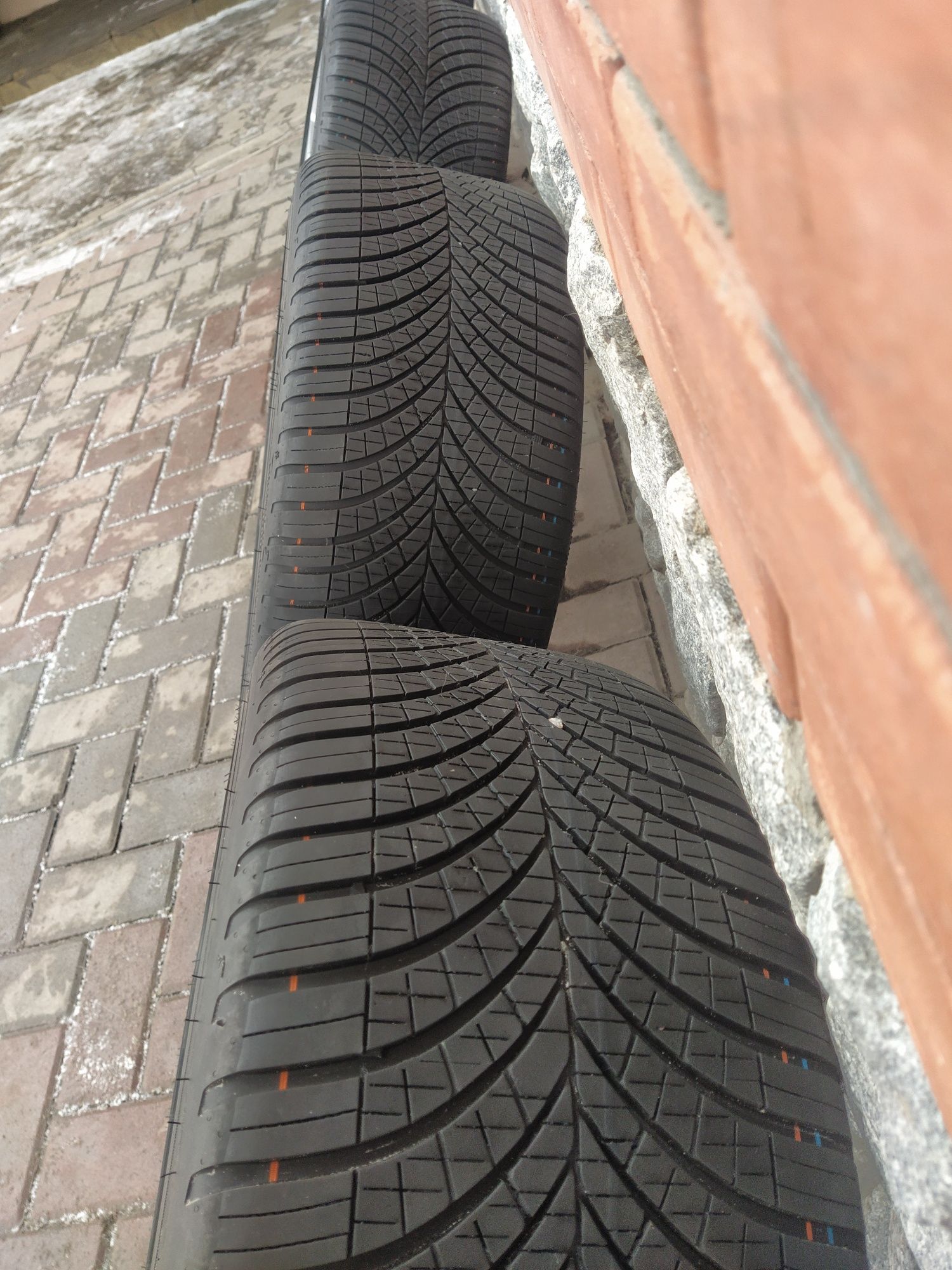 Резина Goodyear Vector Gen3 255/35/19 R19 all season летняя audi a4