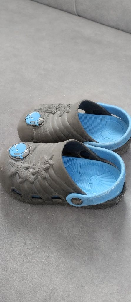 Klapki typu crocs rozmiar 25