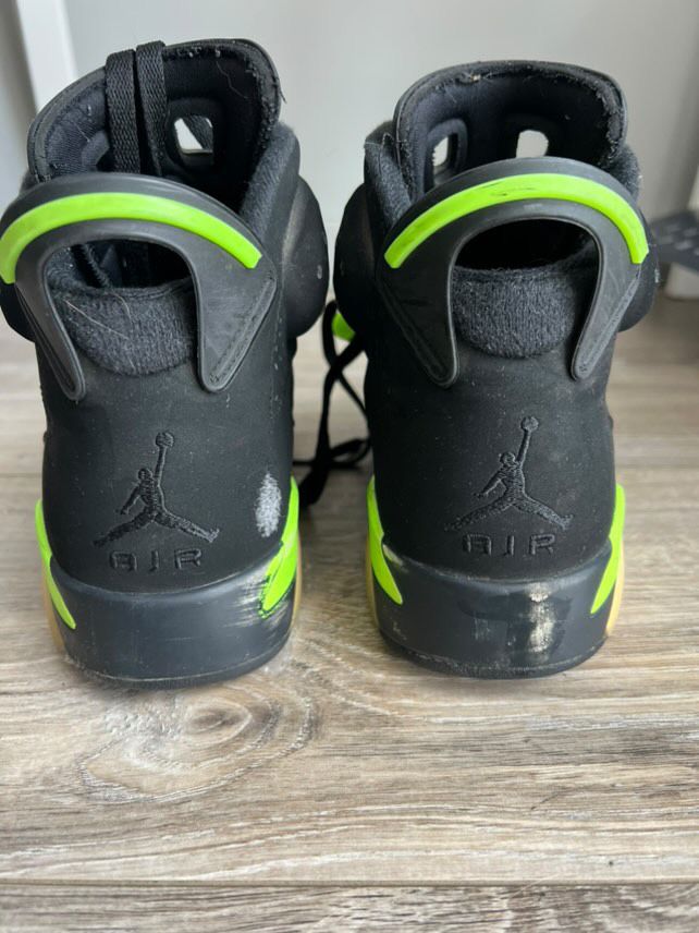 Чудові стильні кросівки nike