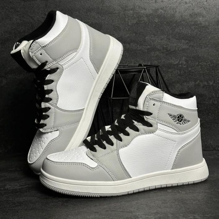 Кросівки жіночі зимові на хутрі, колір біло-сірий 37,38,39,40,41