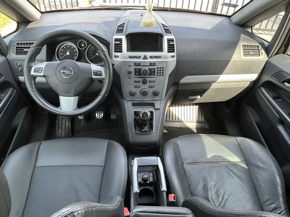 Opel Zafira 2.0T LPG ,7 os. Hak
