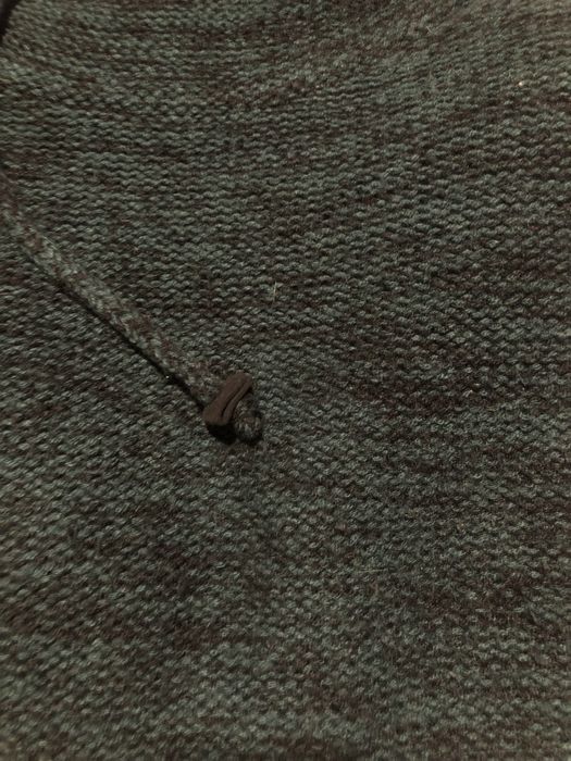 Camisola com gola e atilho, tom esverdeado