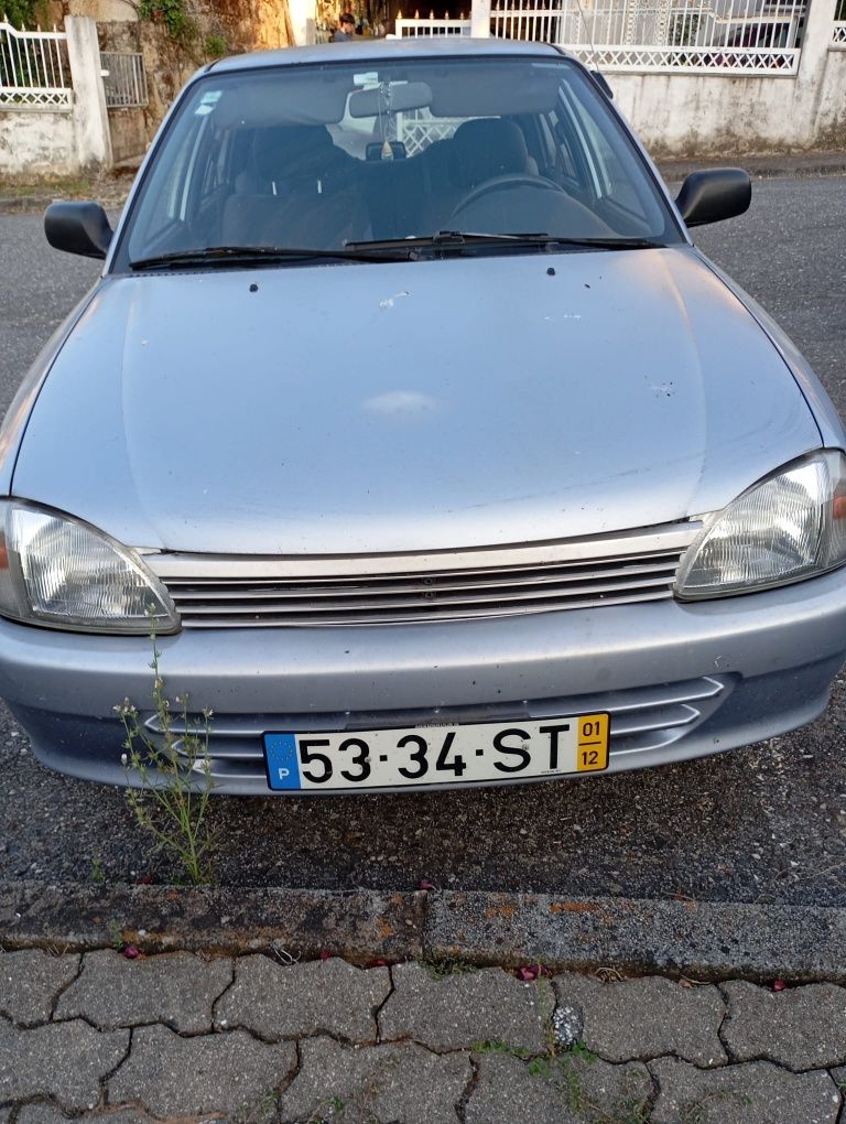 Carro Daihatsu charade