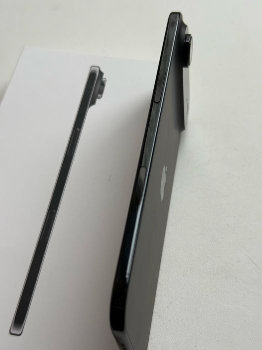 iPhone 17 air 256 GB на гарантии идеальное состояние