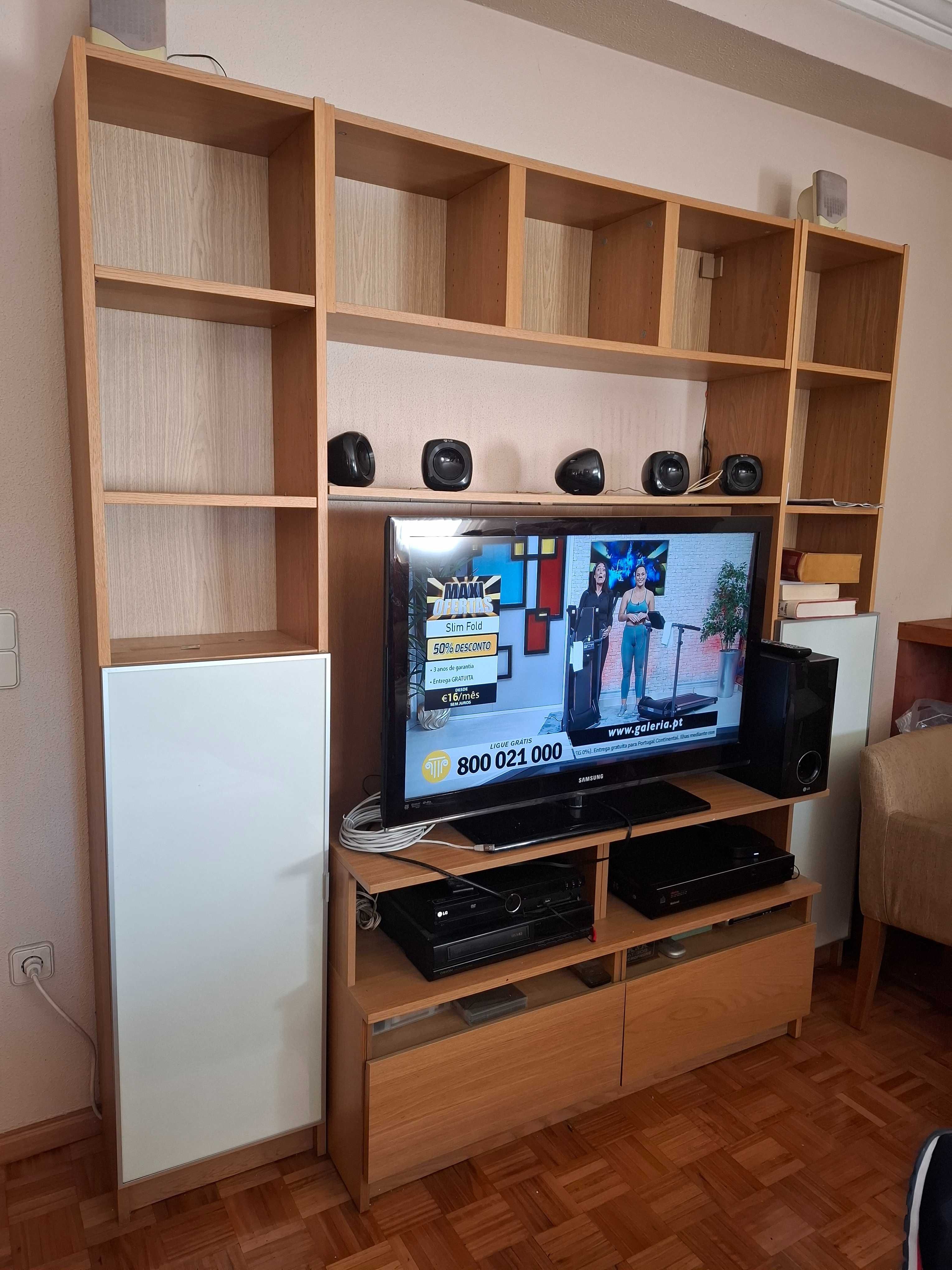 Estante com movel tv ikea