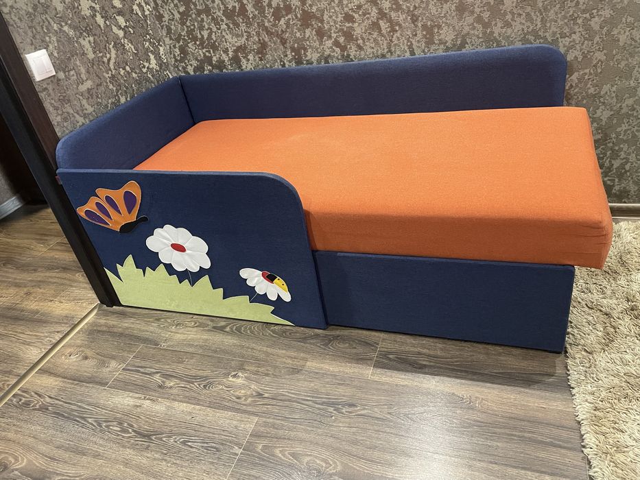 Дитяче ліжко- диван