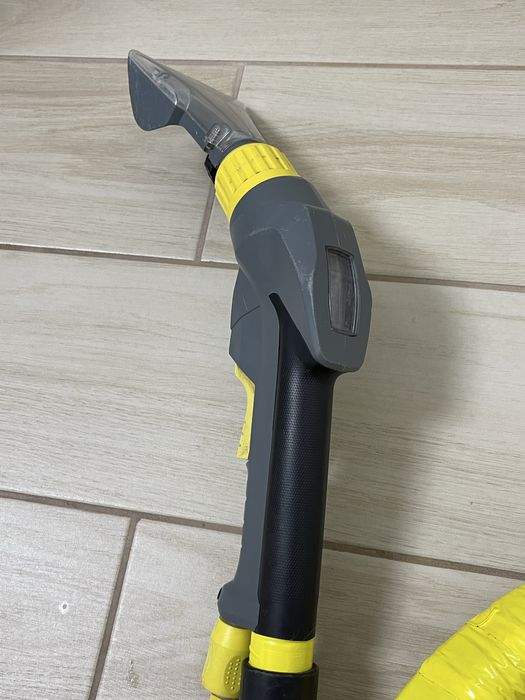Миючий пилосос, хімчистка Karcher puzzi 8/1C