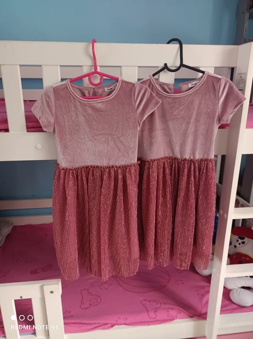 Sukienki dla bliźniacze 122