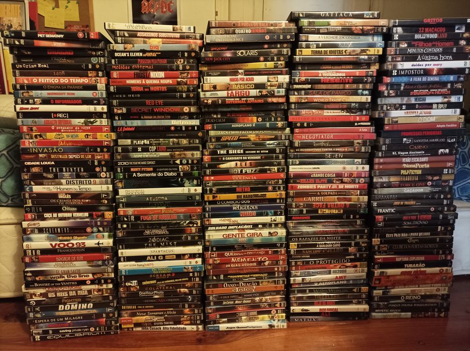 DVD para venda com legendas PT (Kubrick, Fincher, Stone)