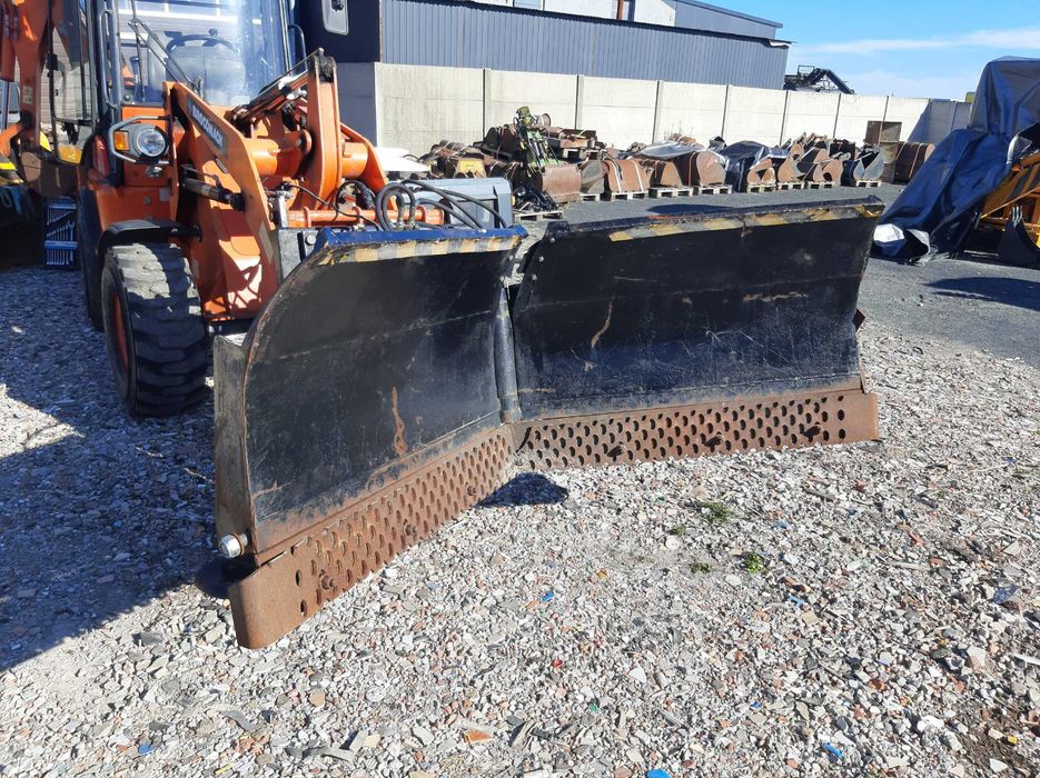 PŁUG DO ŚNIEGU - 220cm - podwójna regulacja hydrauliczna - spych 2.2m