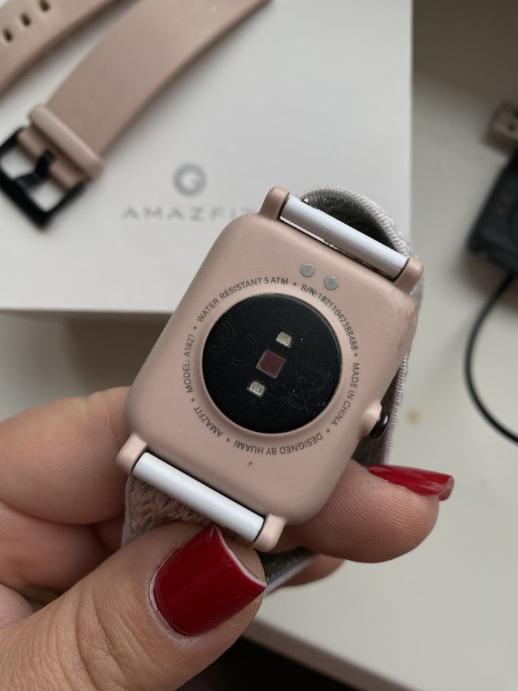 Amazfit bip s смарт годинник