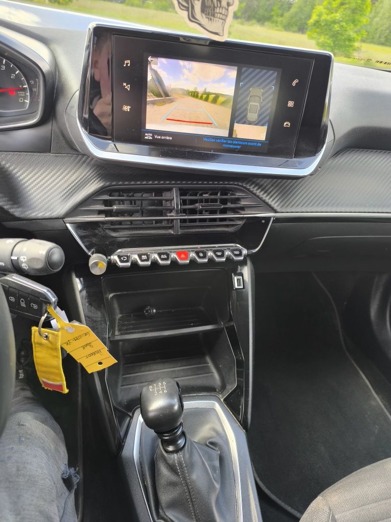 Peugeot 2008 1,2 130 km uszkodzony