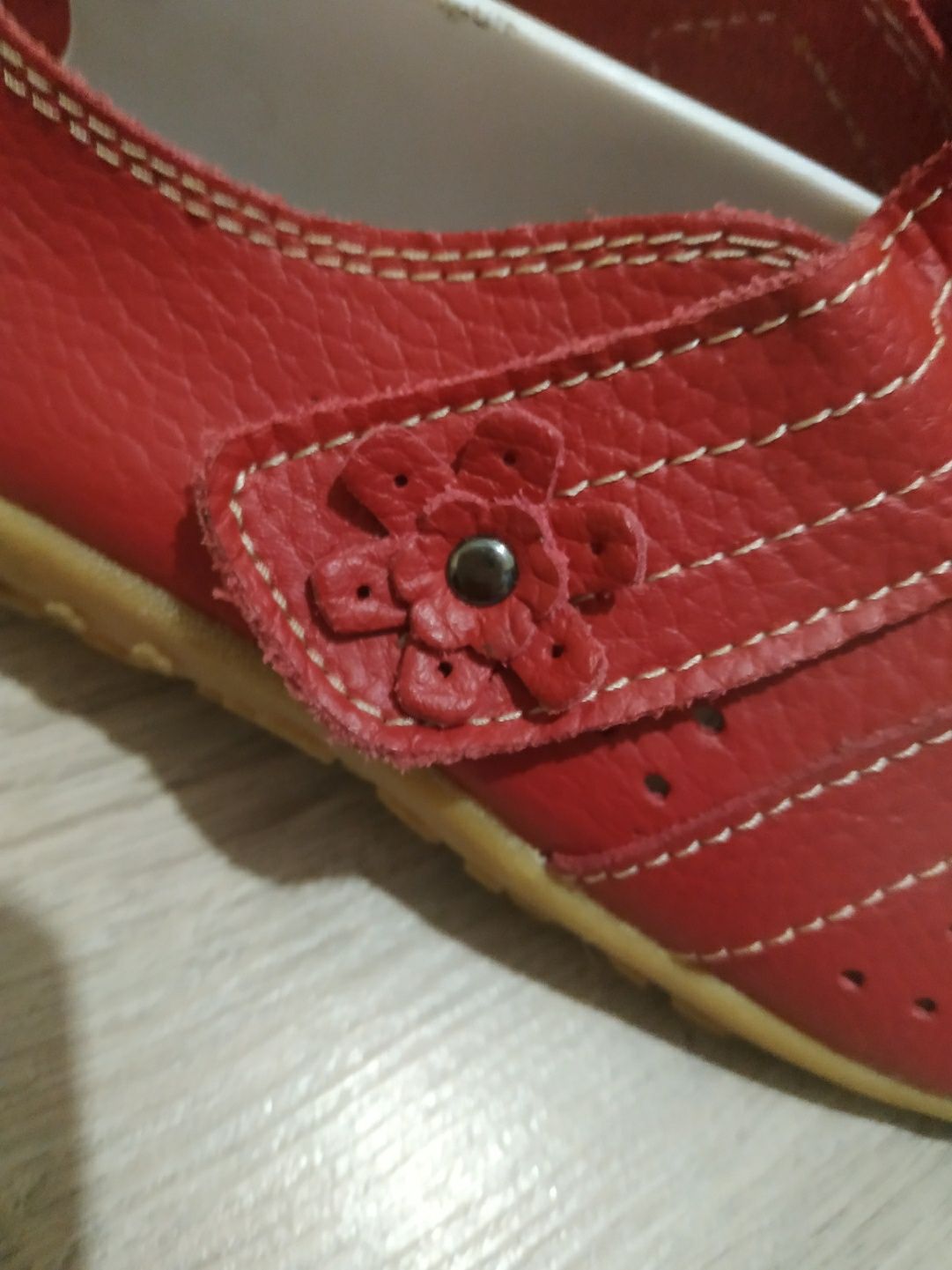 Мокасини з м'якої шкіри