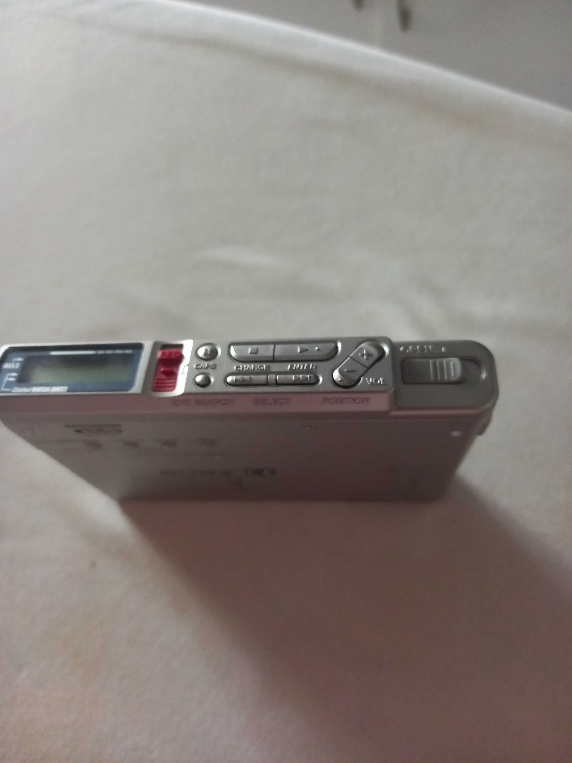 Mini Disc Walkman
