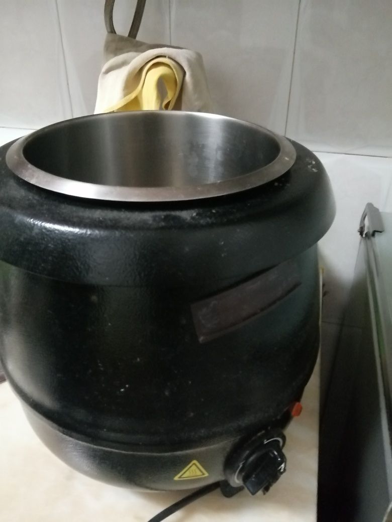 Panela de Sopa industrial - Elétrica	Usada . Em bom estado