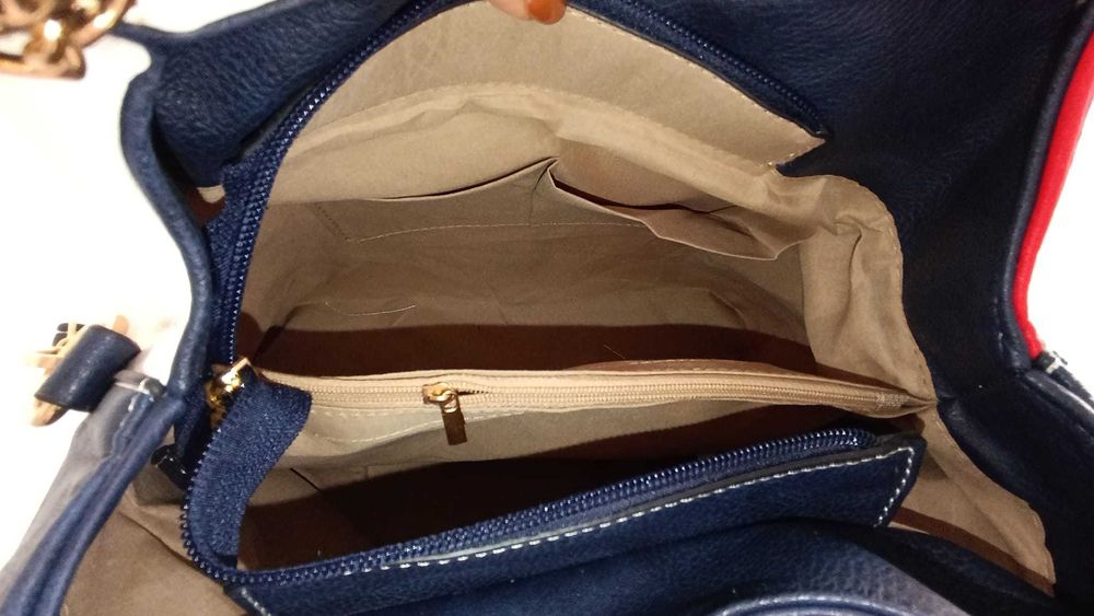 Mala de ombro – design tricolor clássico e elegante