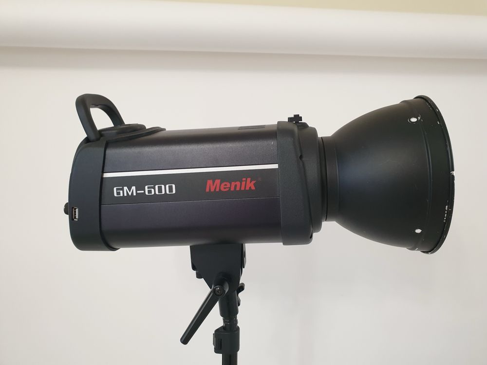 Спалах студійний Menik GM-600 (600 Дж). Студийная вспышка.