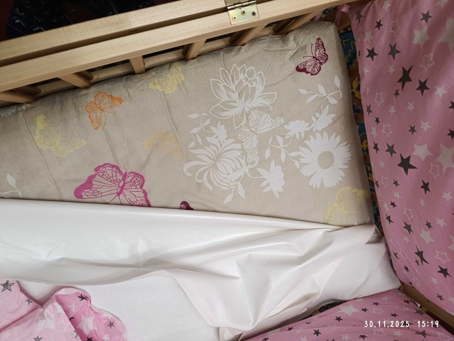 Дитяче ліжечко з матрасом