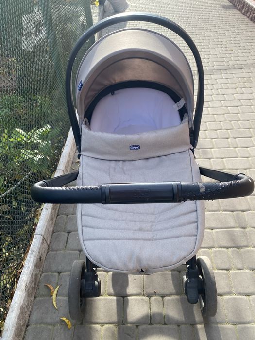 Продам Коляску chicco 2  в 1